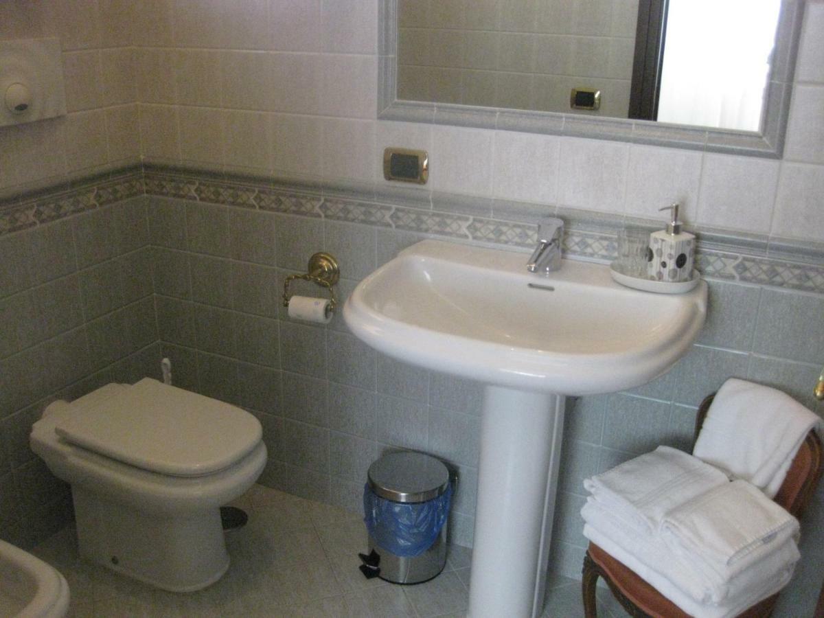 Bnb Villa Lucia Bari Bagian luar foto
